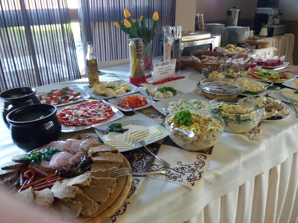 Zajazd Bieszczadzka Ostoja Ustrzyki Dolne Ngoại thất bức ảnh